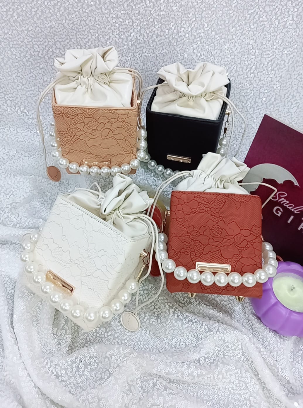 Pearl Box Bag (B145)