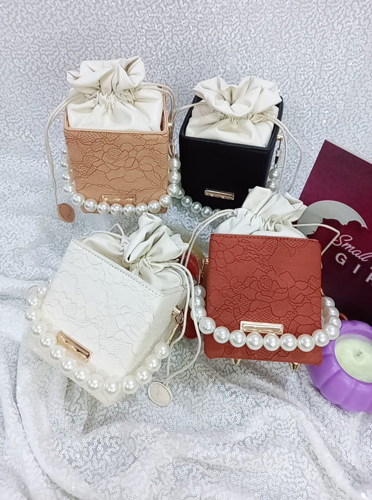Pearl Box Bag (B145)