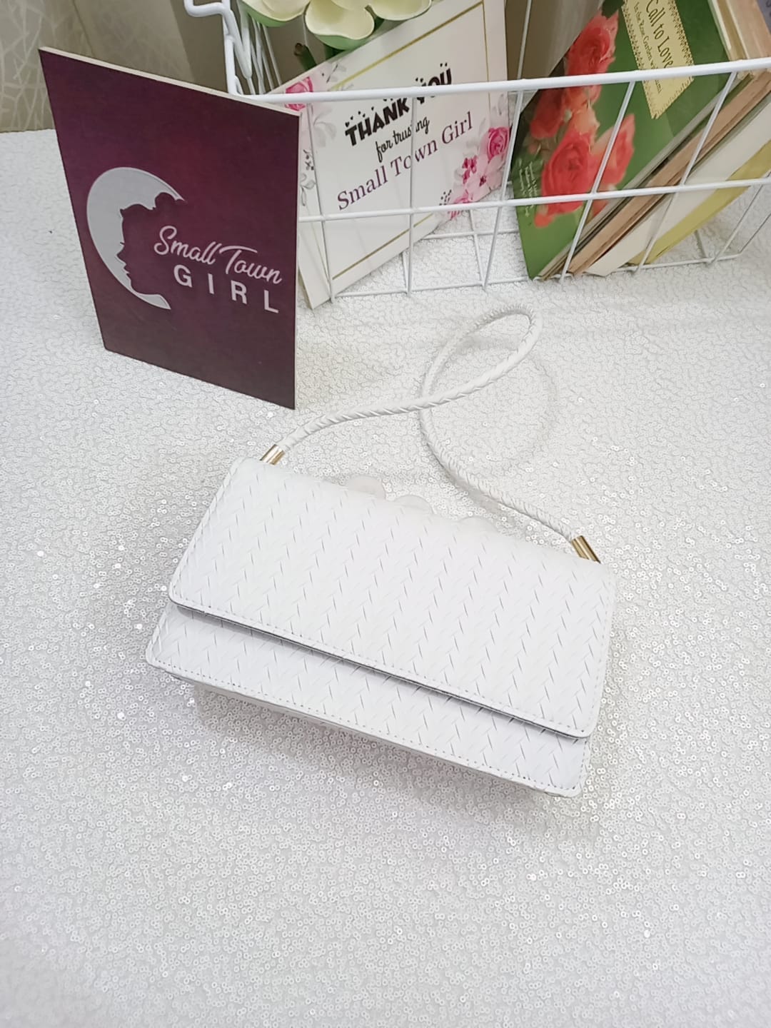 Simple & Stylish Shoulder Bag (B118)
