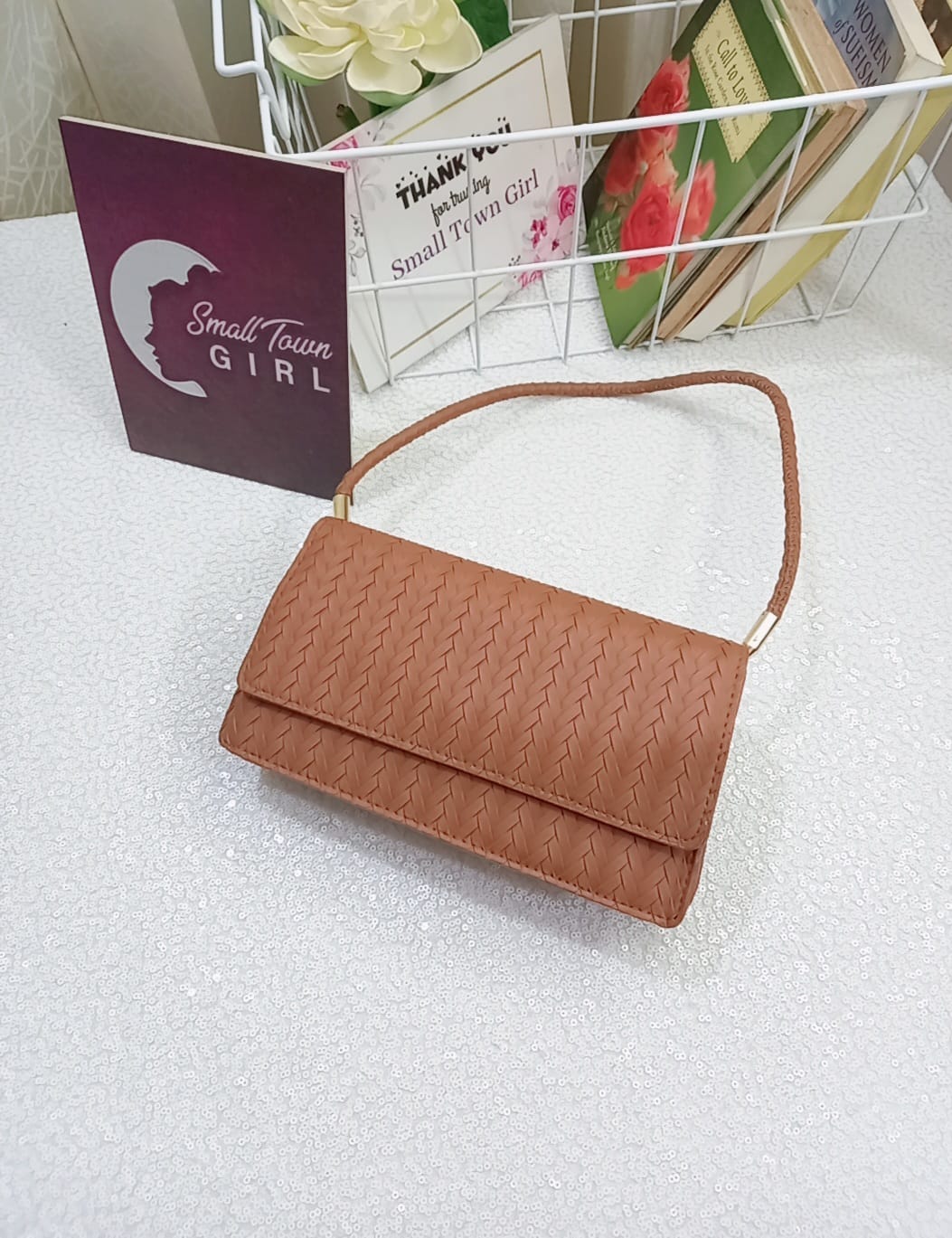 Simple & Stylish Shoulder Bag (B118)