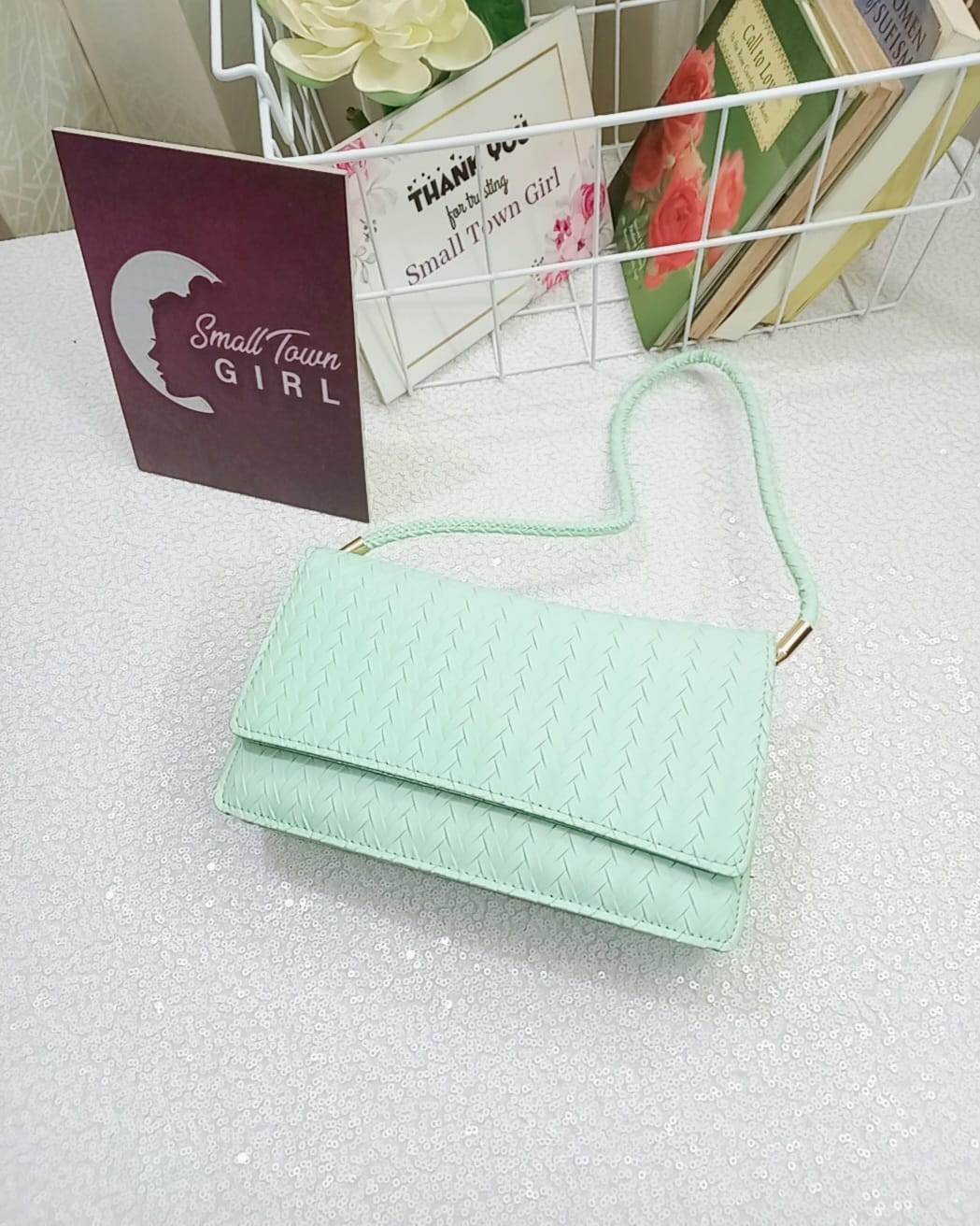 Simple & Stylish Shoulder Bag (B118)
